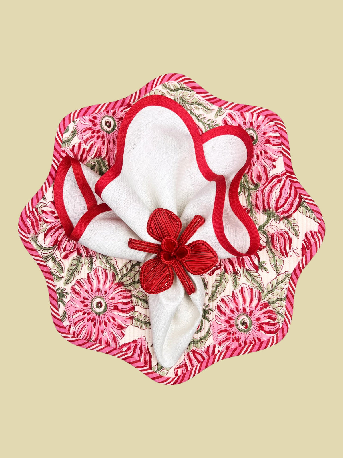 Scallop Placemat White/Pink 38cm