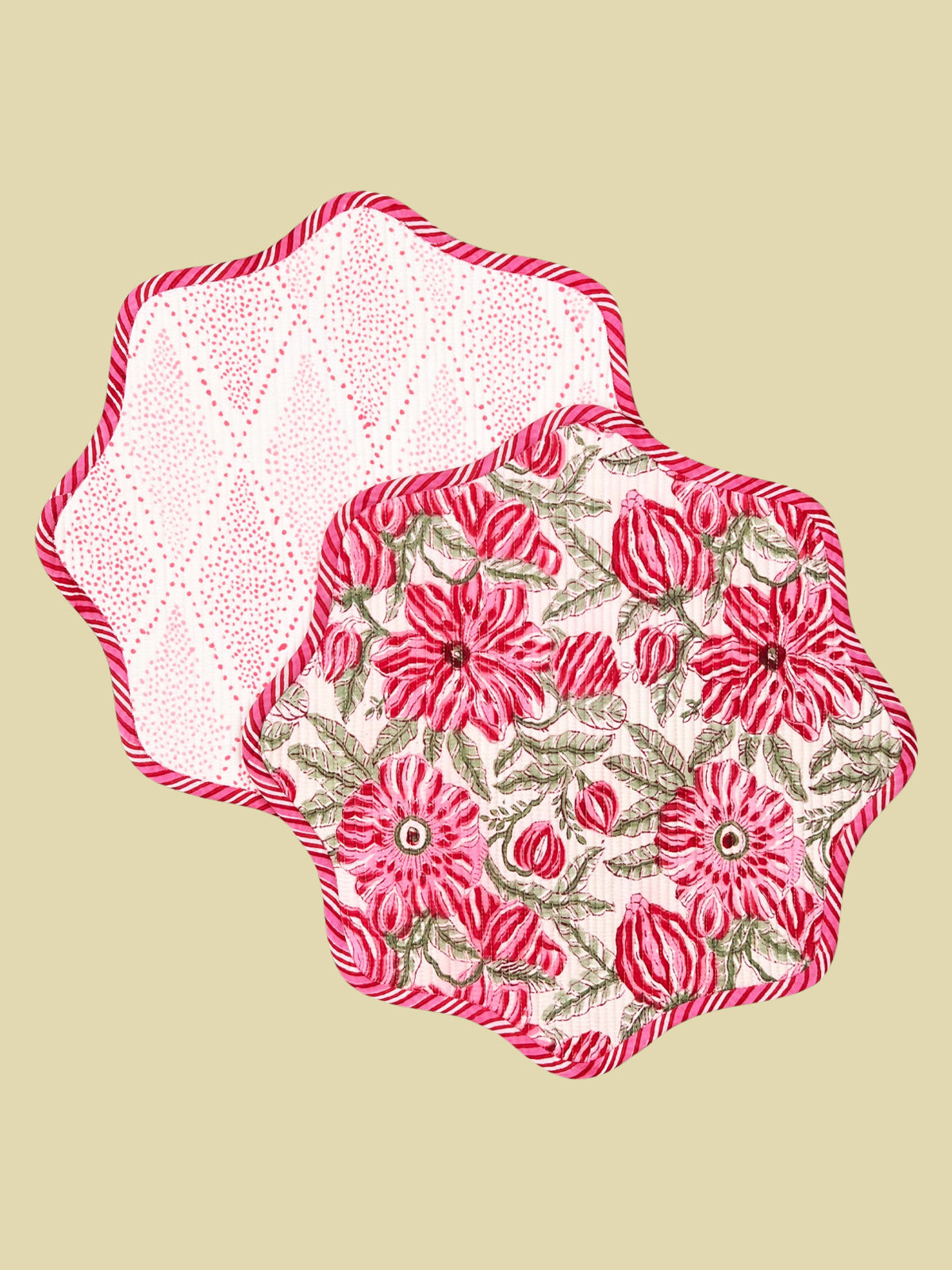 Scallop Placemat White/Pink 38cm