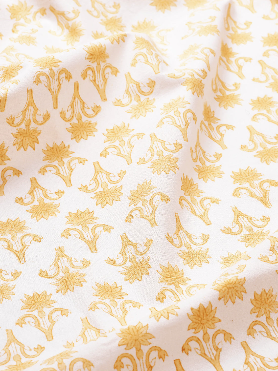 Tablecloth Lily Yellow 150x250cm